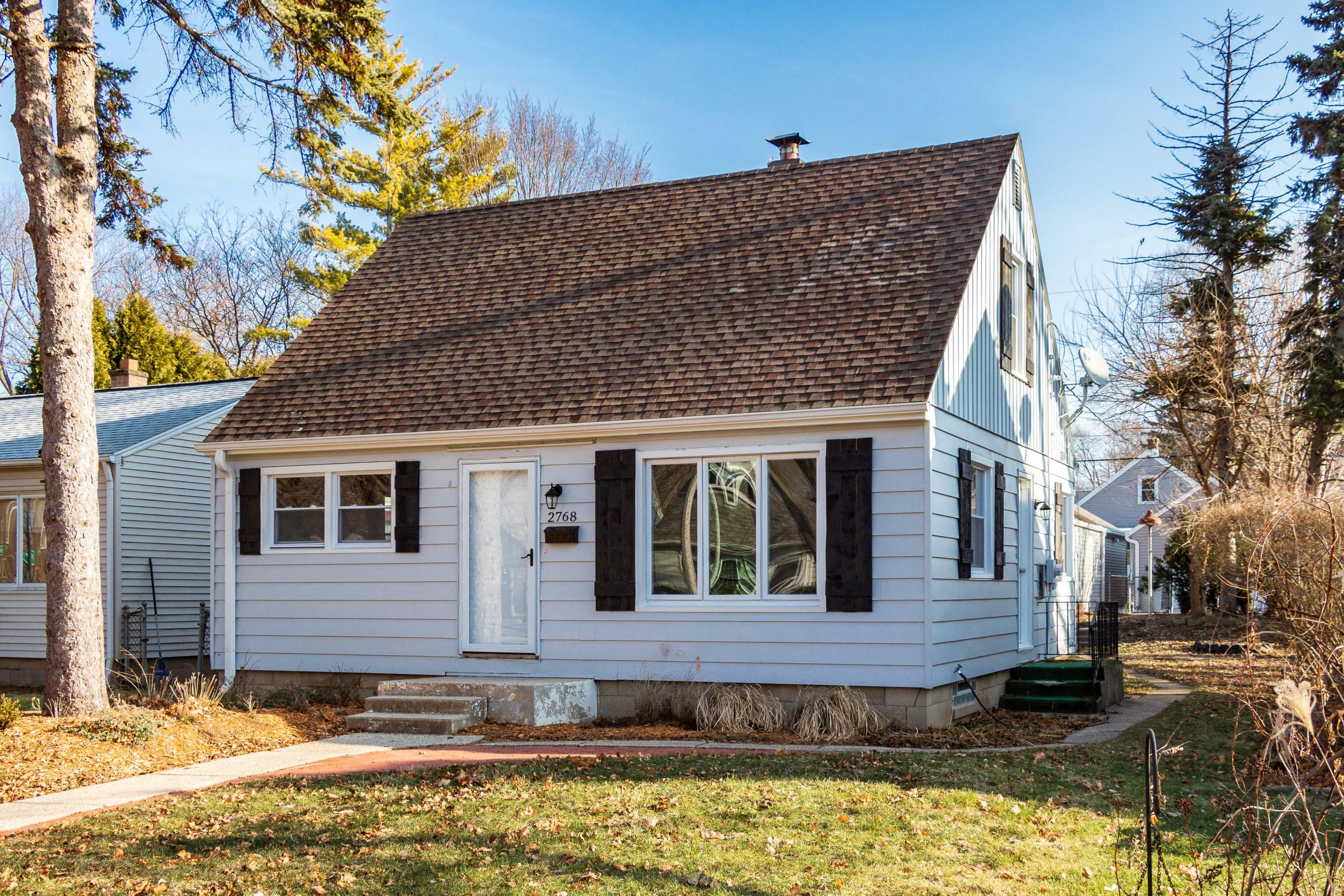 Property Photo:  2768 N 87th St  WI 53222 