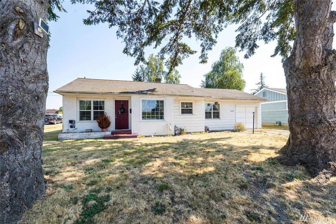 Property Photo: 326 SE Glencoe St WA 98277