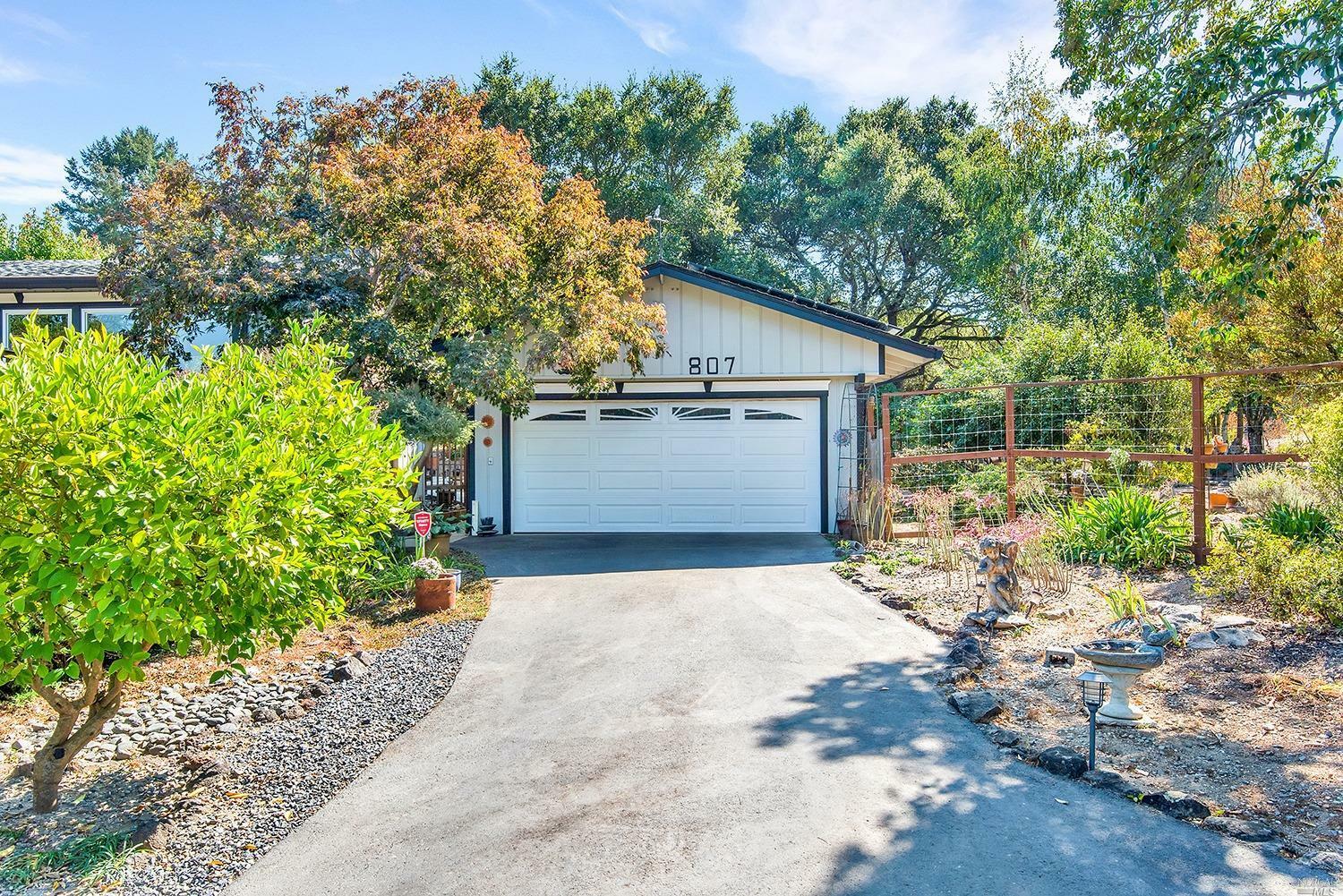 Property Photo:  807 Hurlbut Avenue  CA 95472 