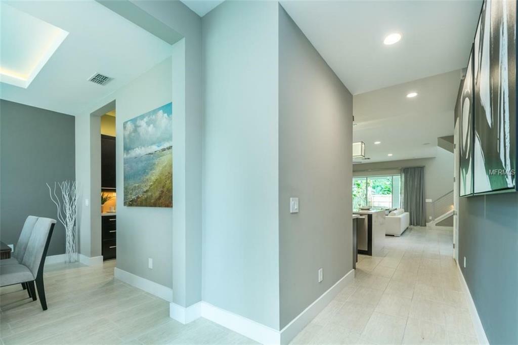 Property Photo:  734 Seminole Avenue  FL 32804 