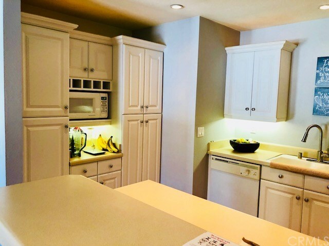 Property Photo: 6600 Warner Avenue 40 CA 92647