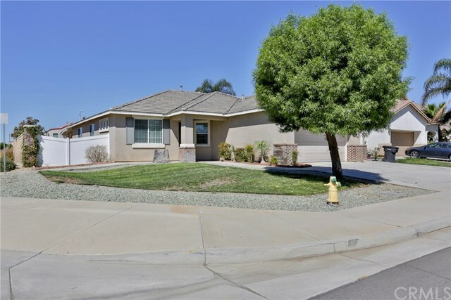 Property Photo:  2878 Discovery Court  CA 92571 