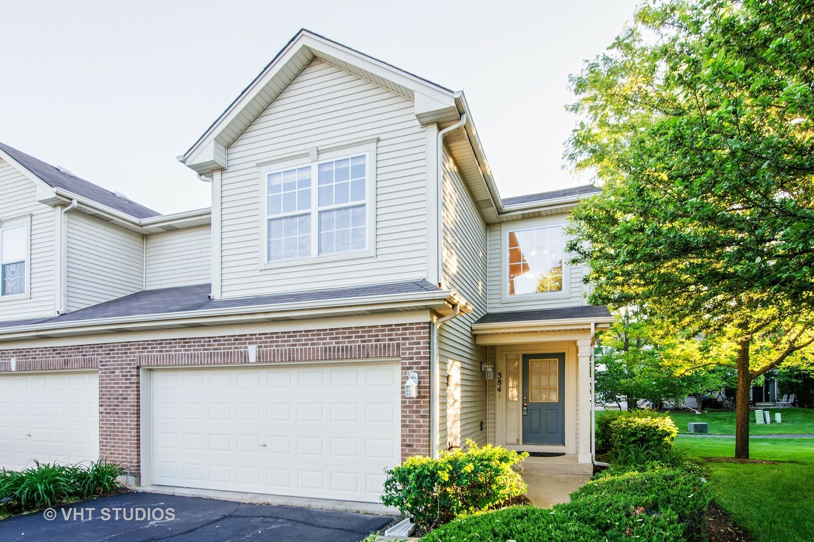 Property Photo: 384 Gladstone Lane IL 60120