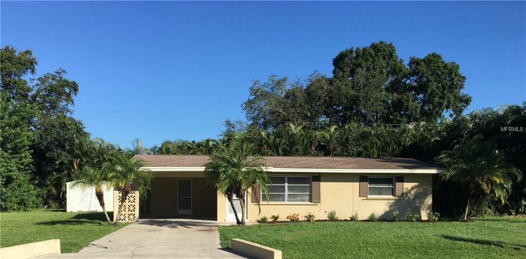 Property Photo: 173 E Seminole Drive FL 34293