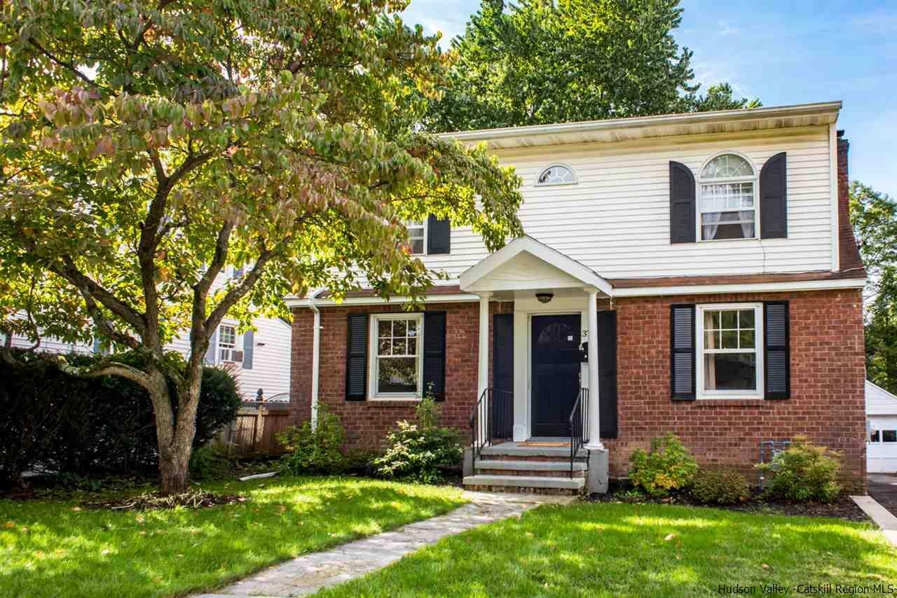 Property Photo:  37 Grandview  NY 12401 