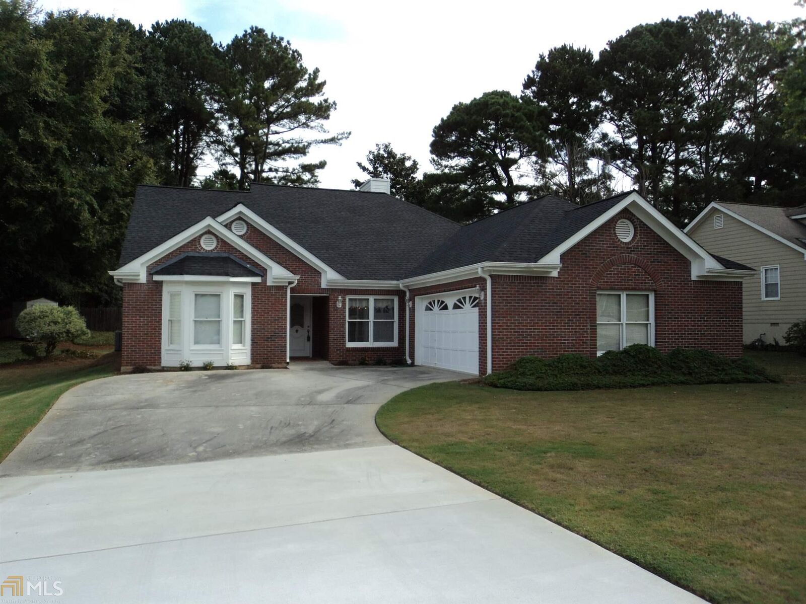 Property Photo: 2908 Overwood Ln GA 30078