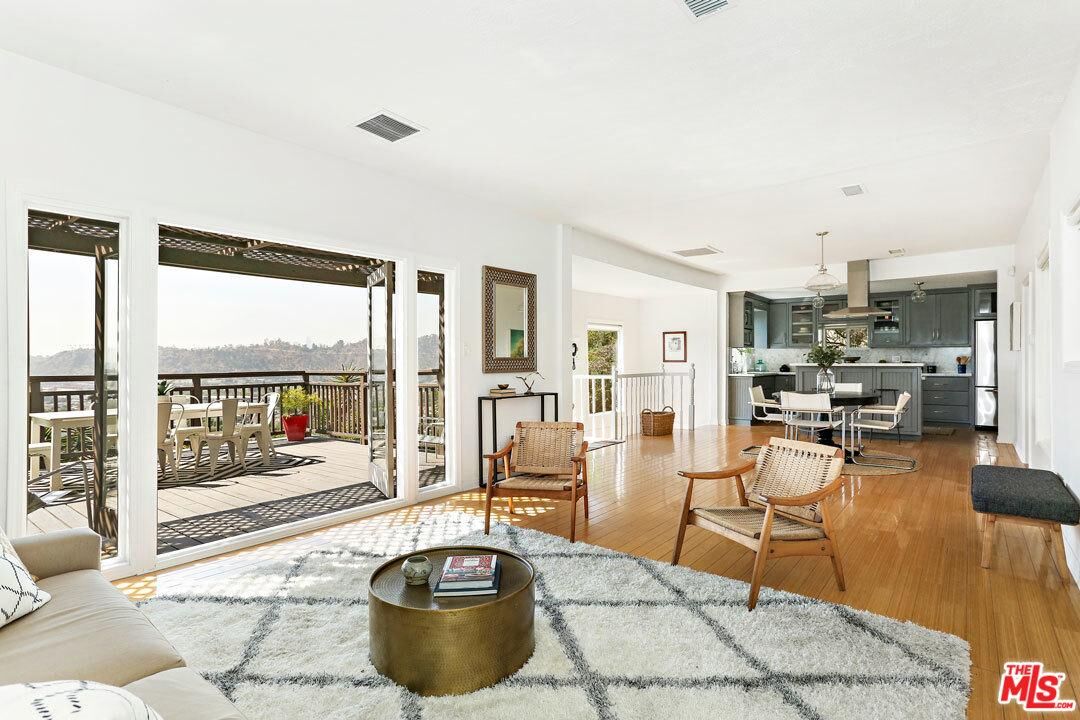 Property Photo: 3564 Tacoma Ave CA 90065