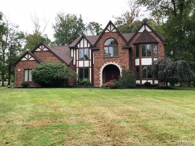 Property Photo:  16 Deerwood Lane  NY 14072 