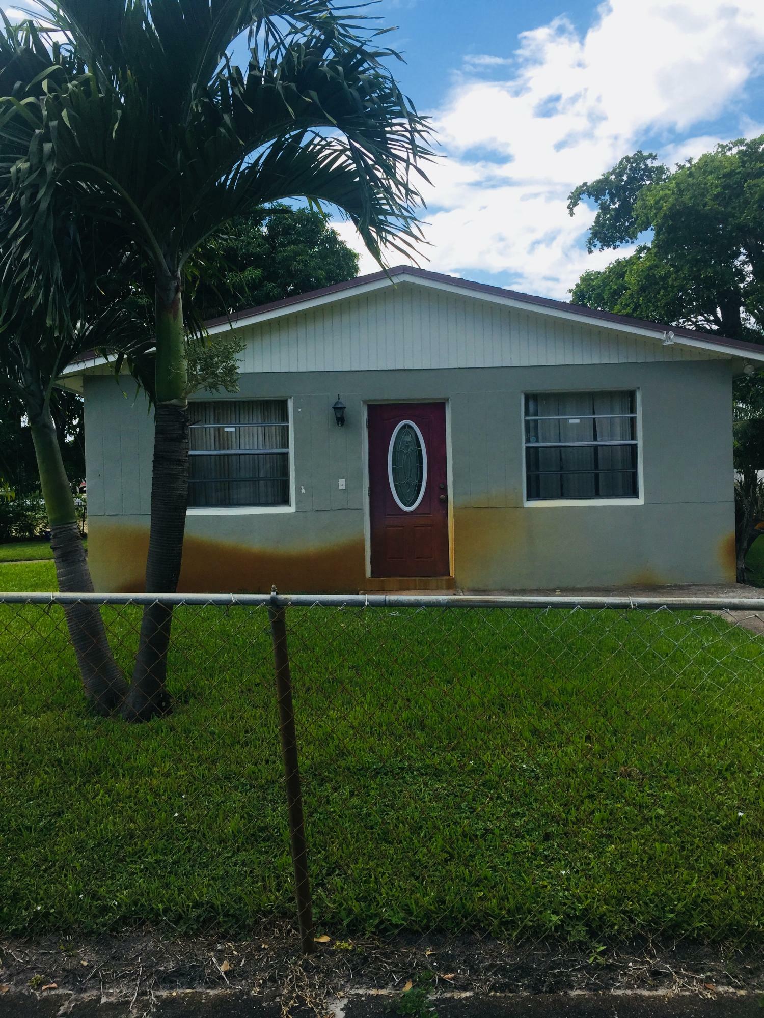 Property Photo:  1601 NW 1st Court  FL 33435 