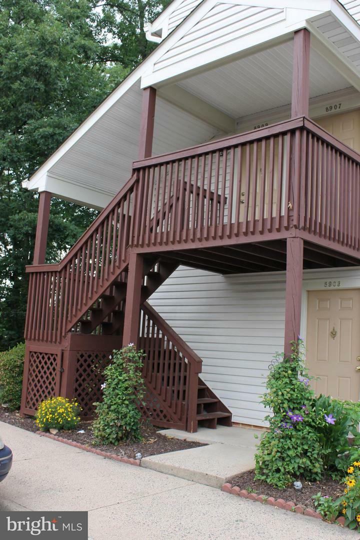 Property Photo:  8909 Sugarwood Lane 8909  VA 20110 