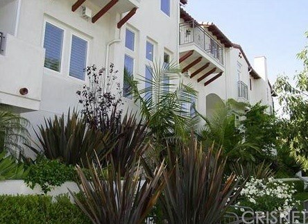 Property Photo:  4541 Colfax Avenue 102  CA 91602 