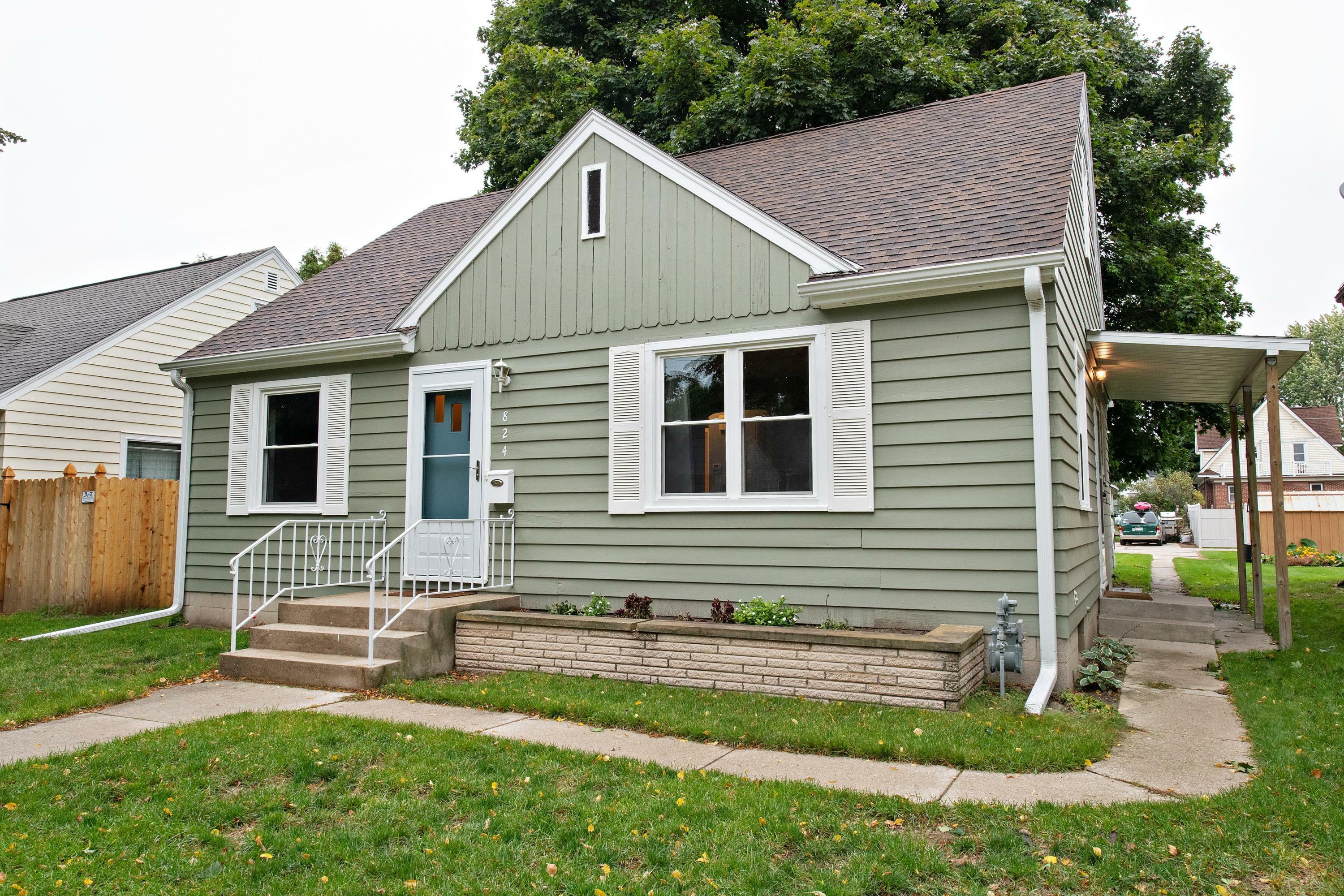 Property Photo:  824 Mead Ave  WI 53081 