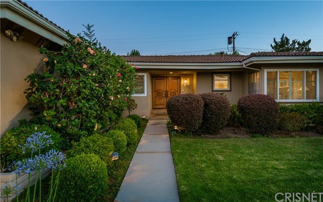 Property Photo:  23816 Bessemer Street  CA 91367 