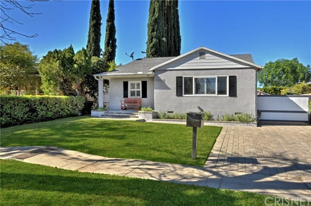 Property Photo:  4925 Enfield Avenue  CA 91316 