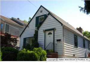 Property Photo:  594 Woolley Avenue  NY 10314 