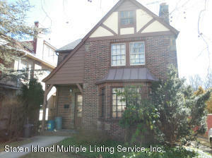 Property Photo:  142 Oxford Place  NY 10301 