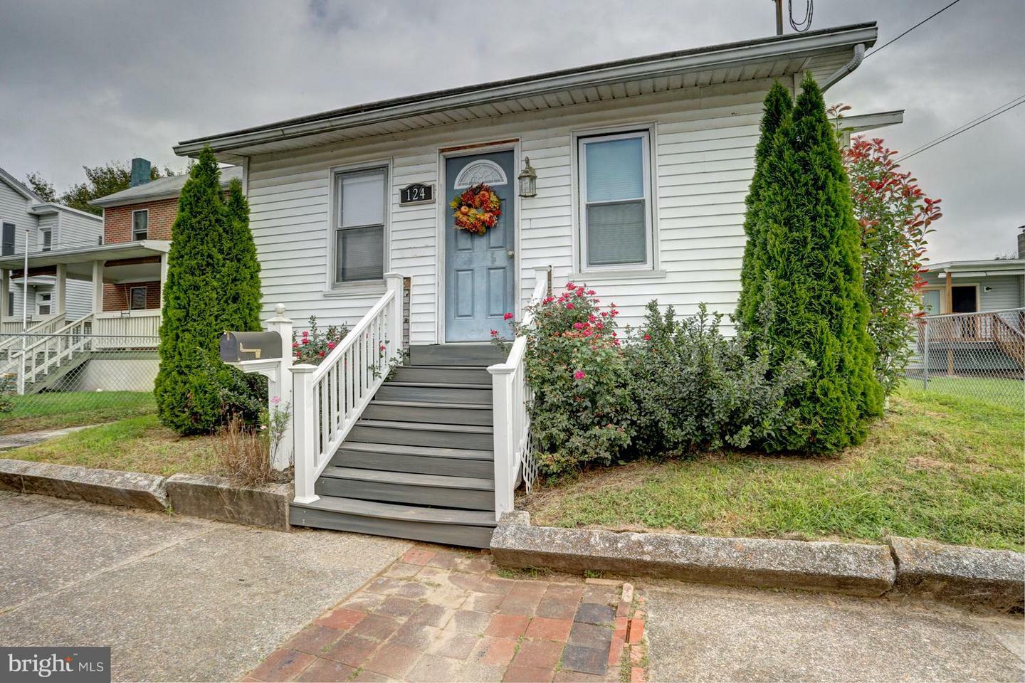 Property Photo:  124 Rife Street  PA 17057 