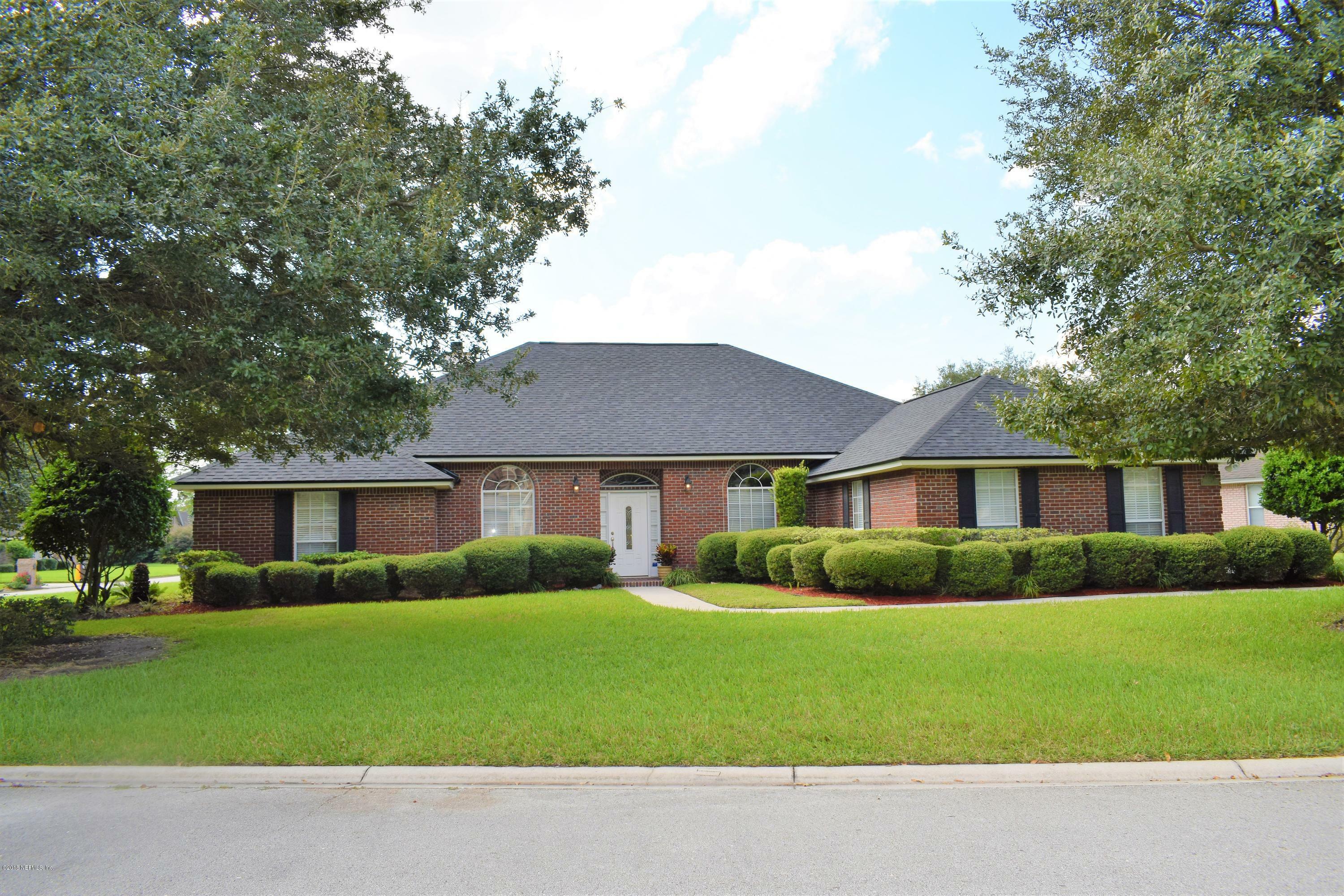Property Photo: 434 Montville Court FL 32221