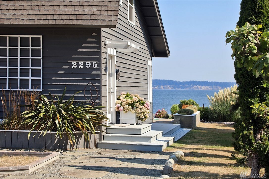 Property Photo:  2295 Eastpoint Dr  WA 98260 