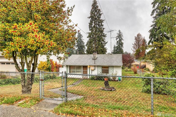 Property Photo: 23107 52nd Avenue W WA 98037