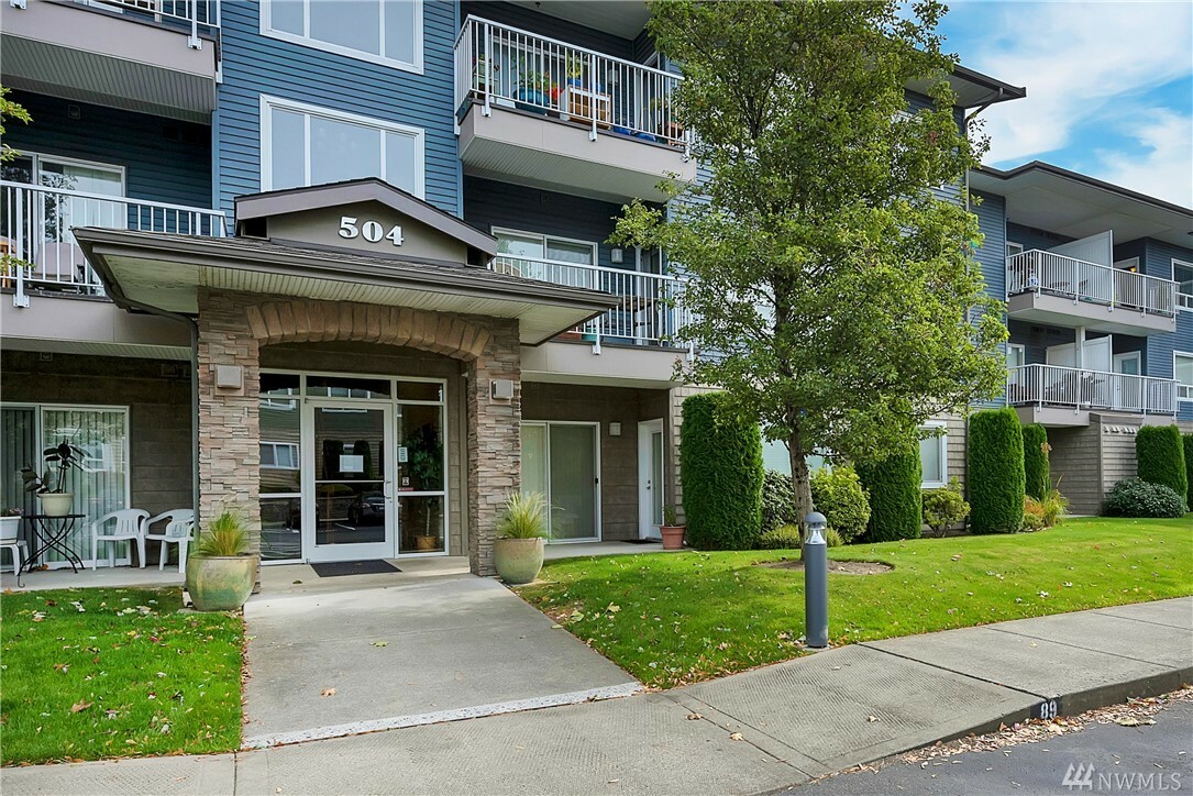 Property Photo:  504 Darby Dr 301  WA 98226 