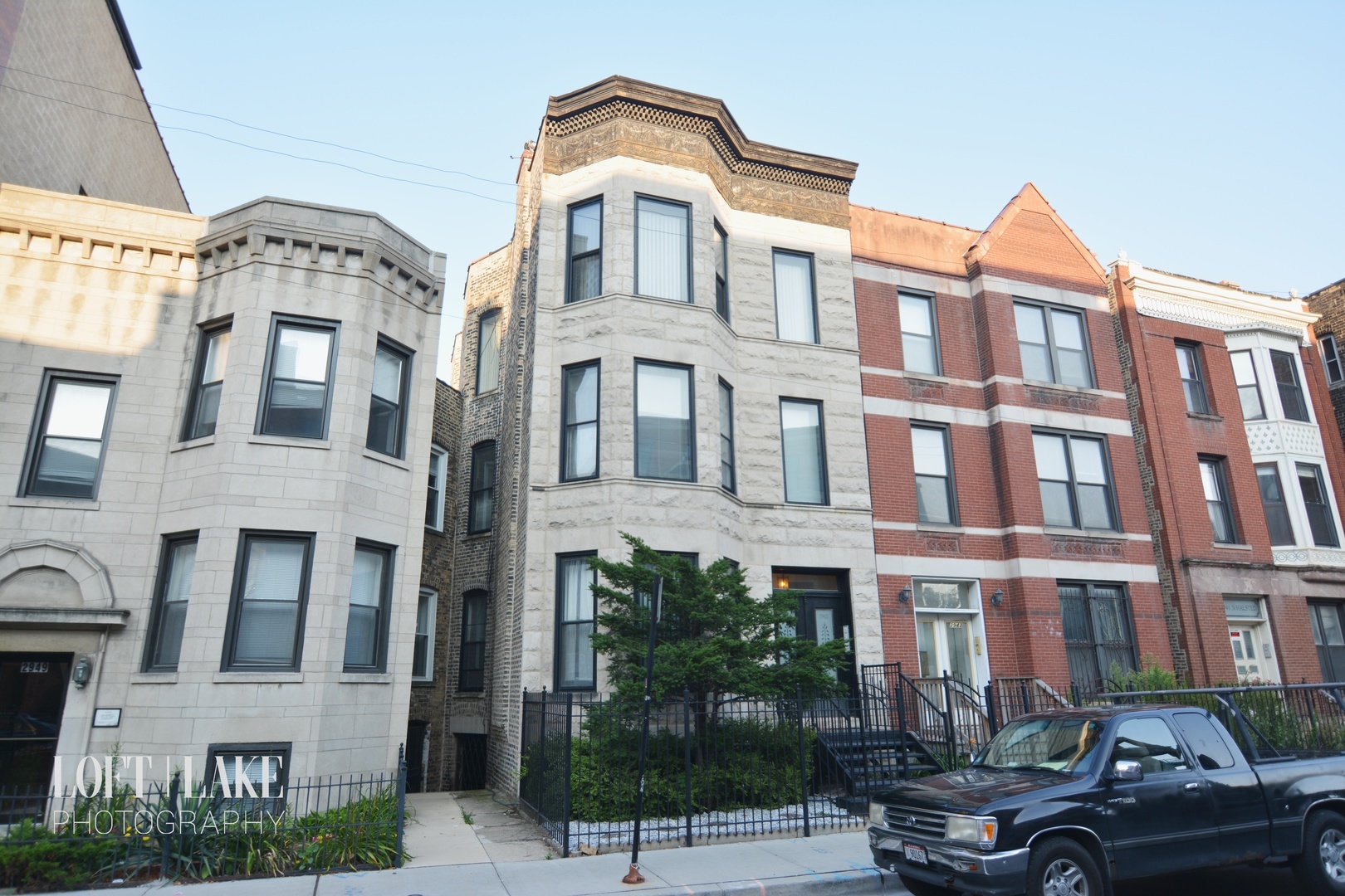 Property Photo:  2945 North Halsted Street 1  IL 60657 