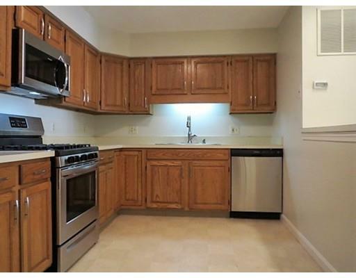 Property Photo: 206 Ashmead Commons 206 CT 06082