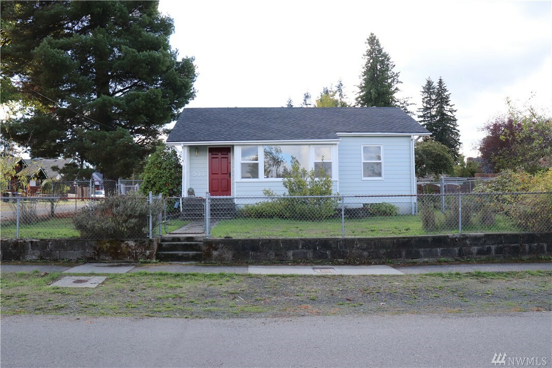 Property Photo: 533 Cascade Ave WA 98584