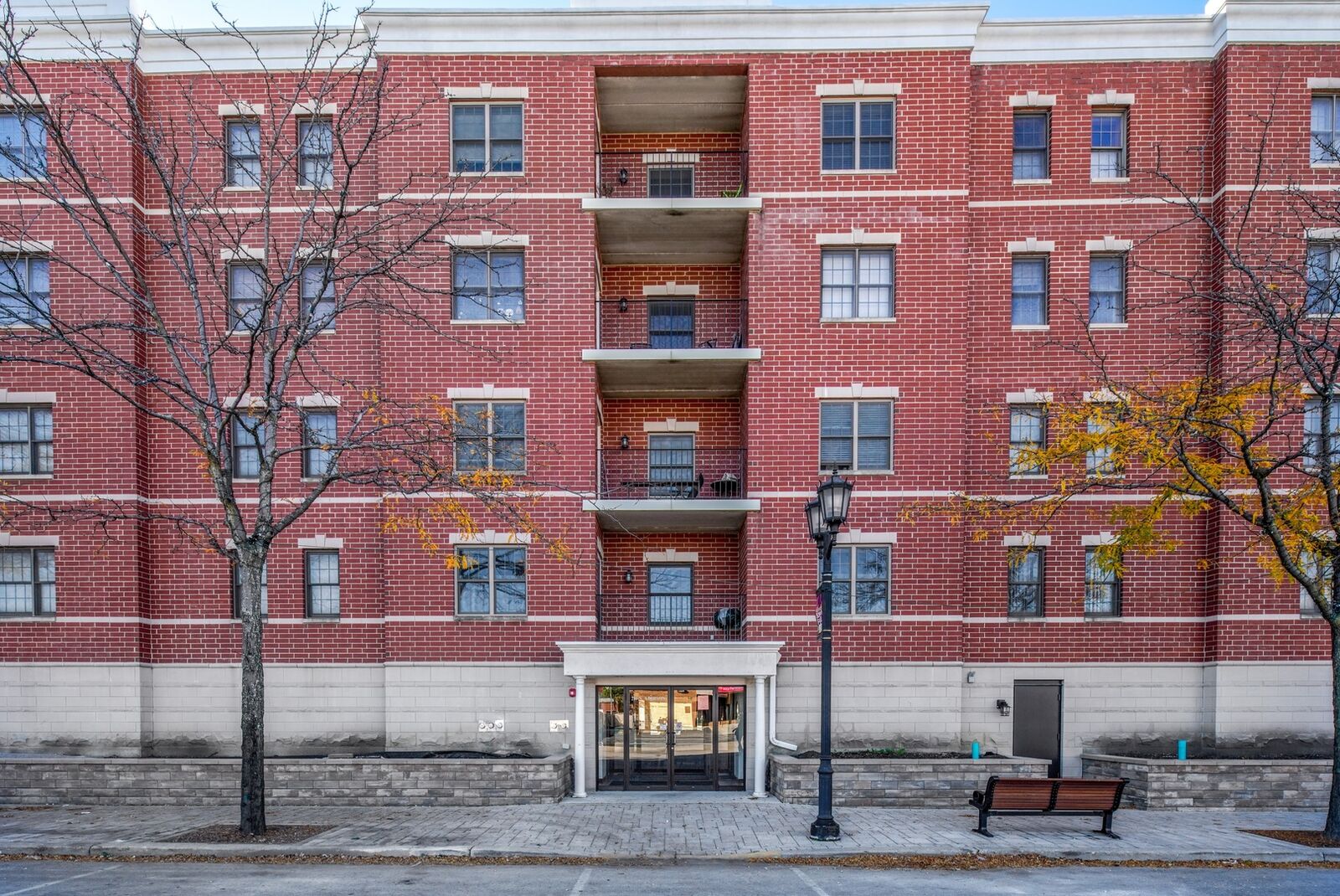 Property Photo:  210 North Addison Avenue 301  IL 60126 