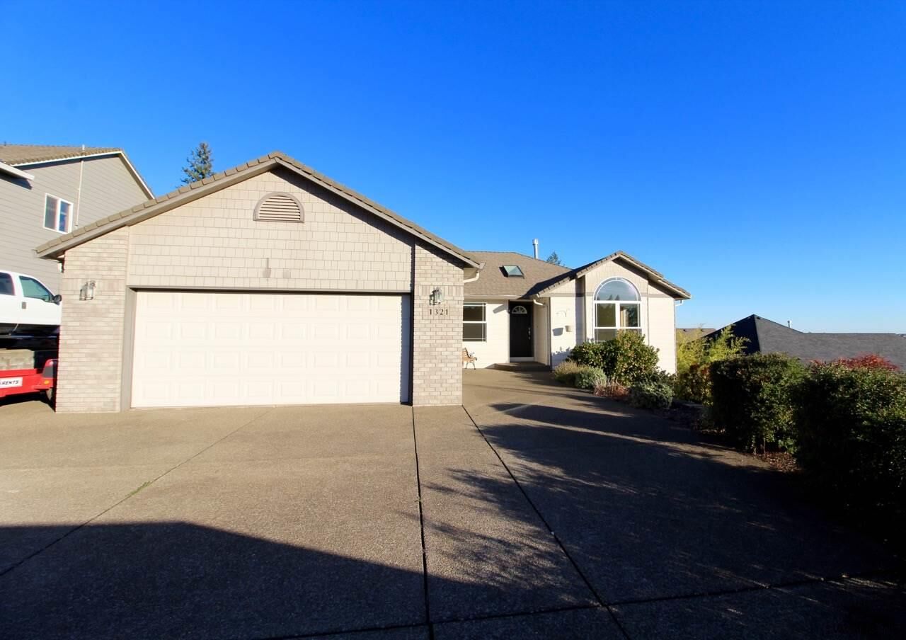 Property Photo:  1321 Osprey Av  OR 97306-5901 