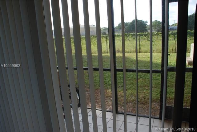 Property Photo:  7900 Fairview Dr 106  FL 33321 