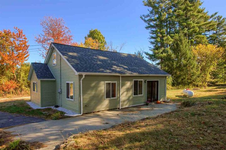 Property Photo:  3 Gull Lane  NH 03054 