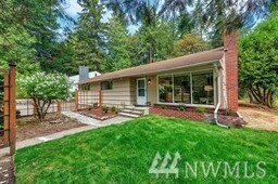 Property Photo:  3008 NE 178th St  WA 98155 