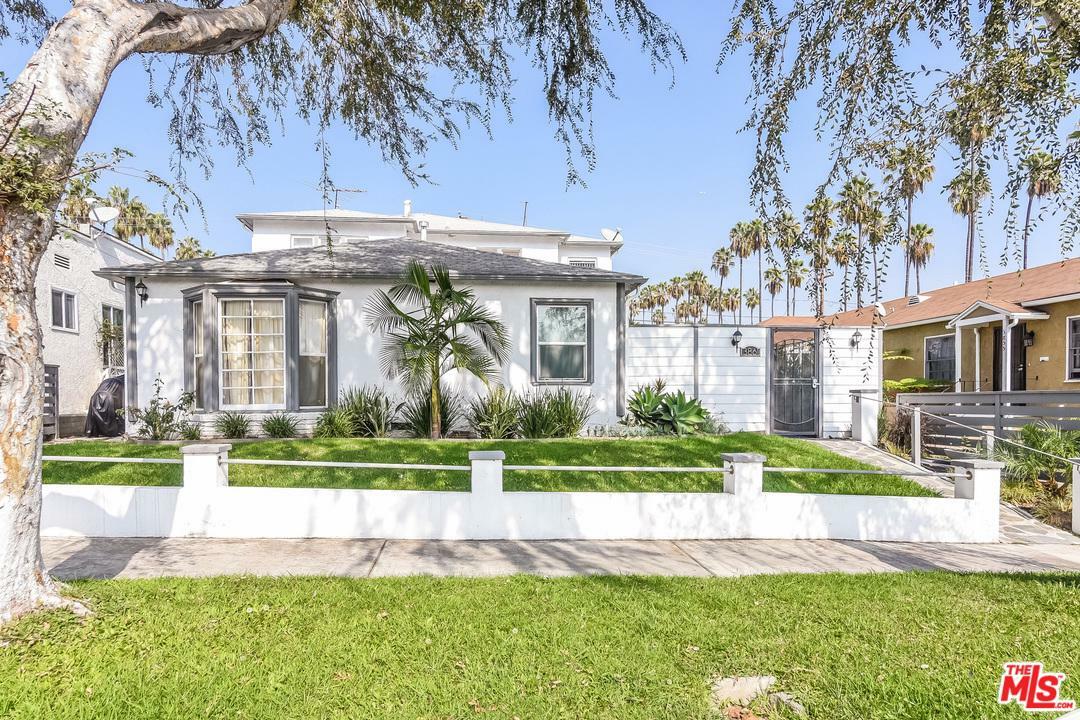 Property Photo: 3861 W 54th St CA 90043