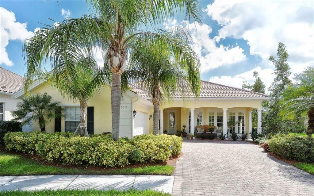 Property Photo:  5811 Girona Place  FL 34238 