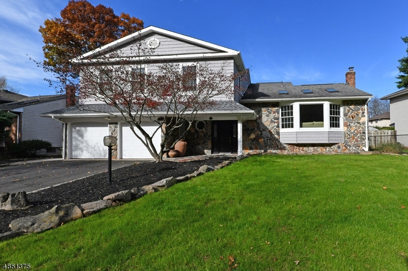 Property Photo:  43 Smithfield Dr  NJ 07081 