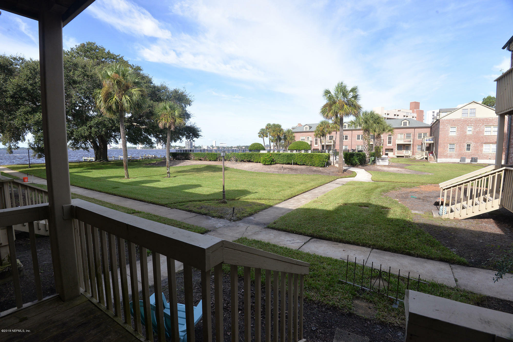 Property Photo:  1560 Palm Ave 1560  FL 32207 