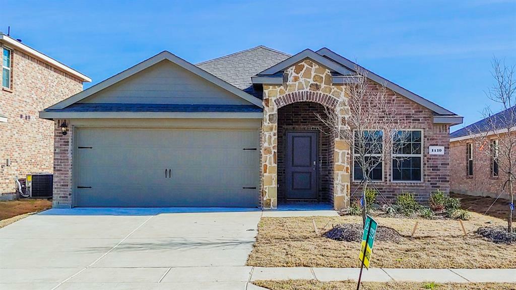 Property Photo: 1110 Meadow Side Drive TX 75407