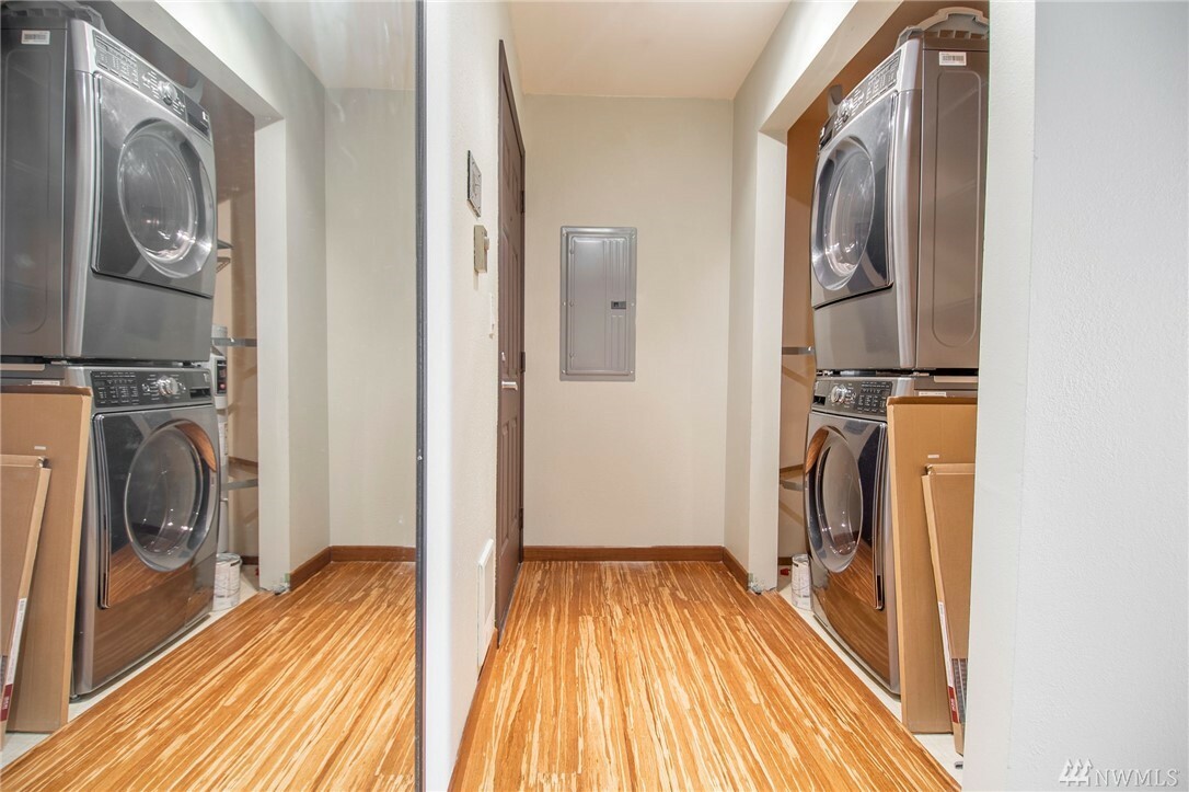 Property Photo: 131 Bellevue Ave E 101 WA 98102