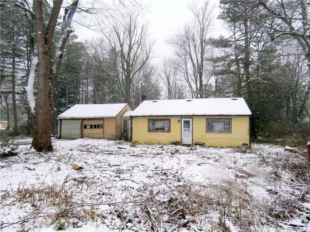 Property Photo:  124 S Blossom Road  NY 14059 