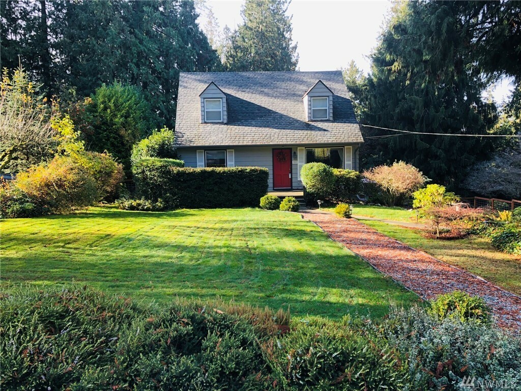 Property Photo:  921 N 15th St  WA 98273 