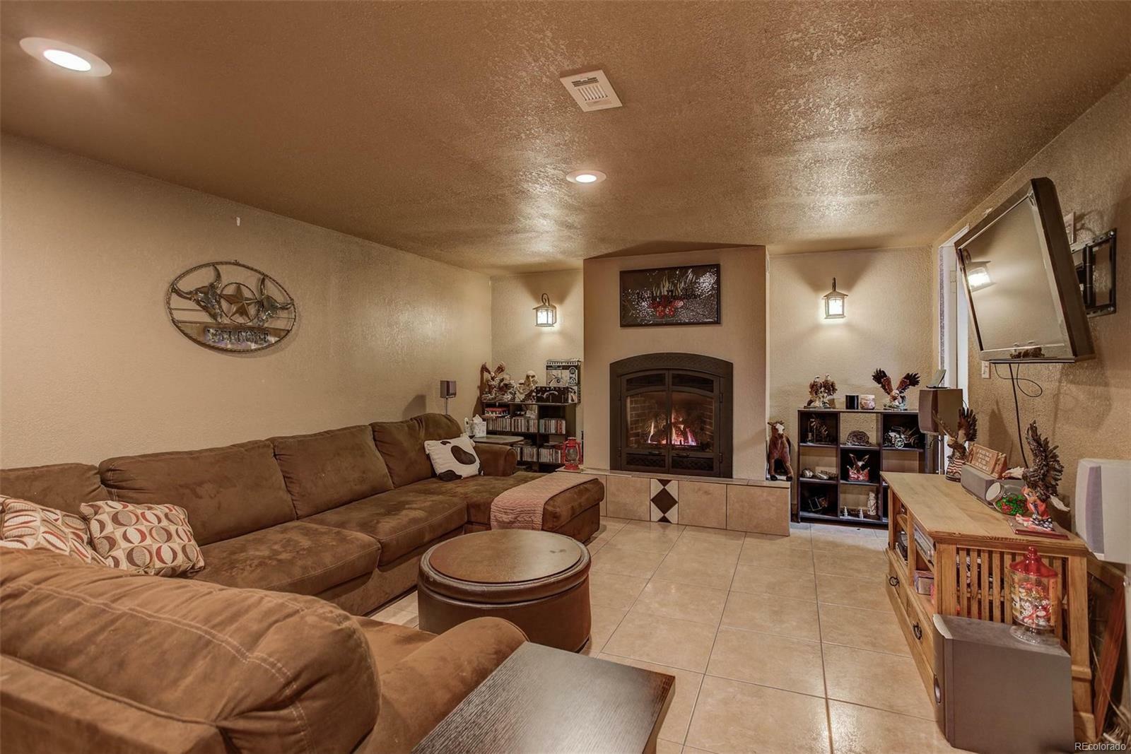 Property Photo:  6850 Ivanhoe Street  CO 80022 