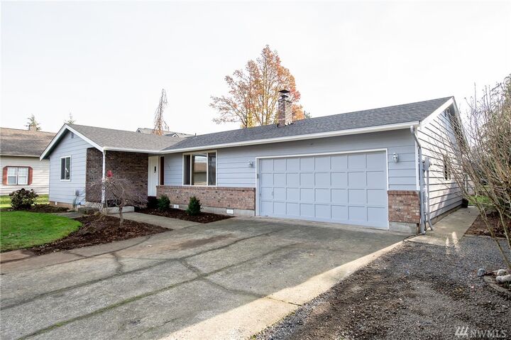 Property Photo:  1803 Main St  WA 98264 