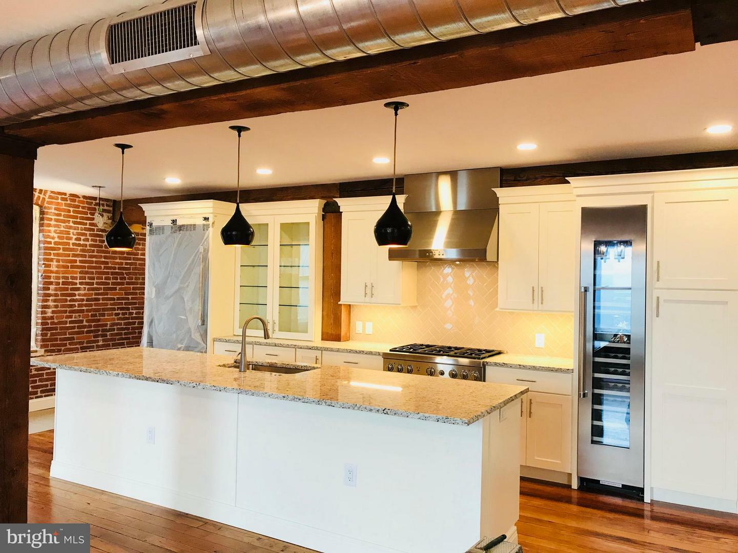 Property Photo: 228 E Grant Street 2A PA 17602