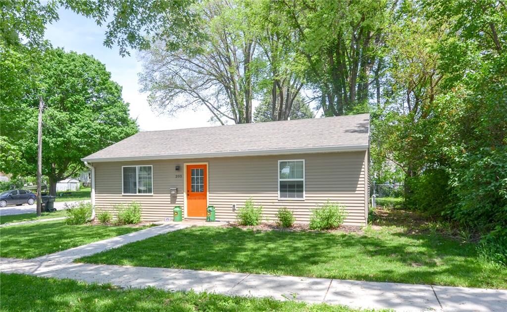 Property Photo: 205 I Avenue IA 50201