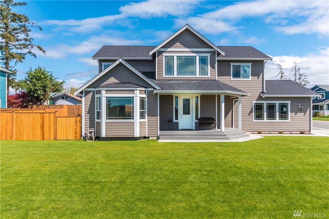 Property Photo: 1830 SW Tahoe St WA 98277