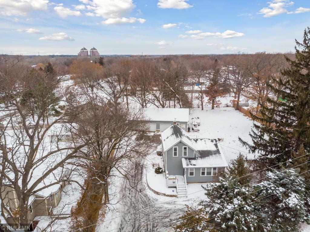 Property Photo: 410 Plymouth Road MN 55305