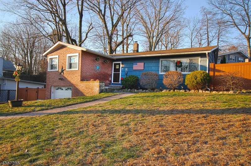 Property Photo:  26 Mohawk Ave  NJ 07866 