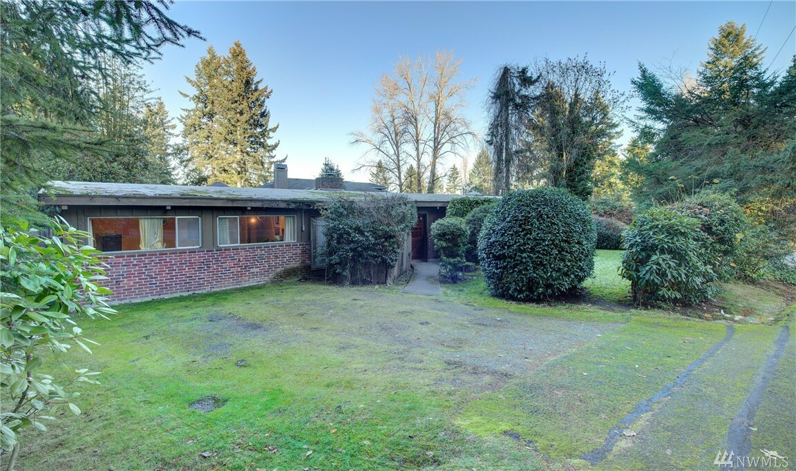 Property Photo:  10648 SE 20th St  WA 98004 