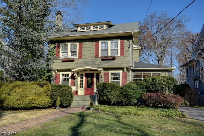 Property Photo: 220 N Euclid Ave NJ 07090
